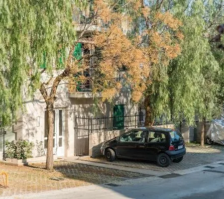 Lada Supetar